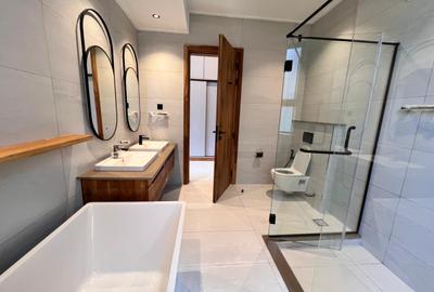 4 Bed Apartment with En Suite in Loresho - 4