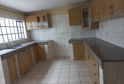5 Bed Townhouse with En Suite at School Lane - 3