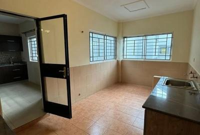 3 Bed Apartment with En Suite at Gatundu Road - 4