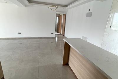 3 Bed Apartment with En Suite in Riverside - 3