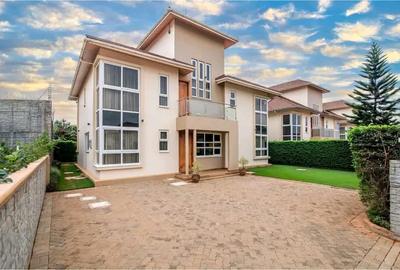 4 Bed Townhouse with En Suite in Kiambu Road