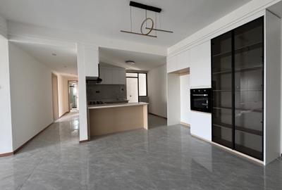 Serviced 3 Bed Apartment with En Suite in Riverside