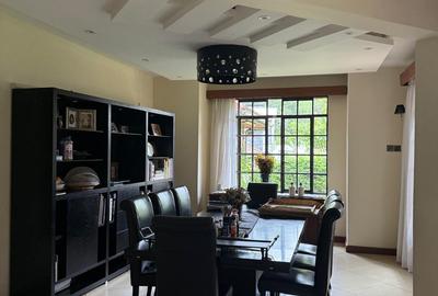 5 Bed Townhouse with En Suite in Spring Valley - 3