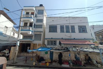 1,011 m² Commercial Property with Balcony at Off Makadara Road