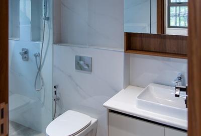 3 Bed Apartment with En Suite at 2026-401 - 4
