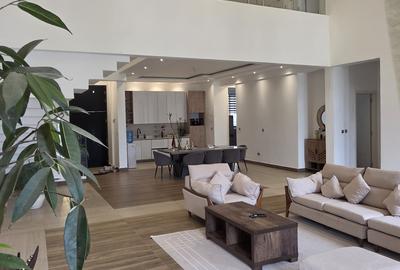 Serviced 6 Bed Apartment with En Suite at Parklands - 3
