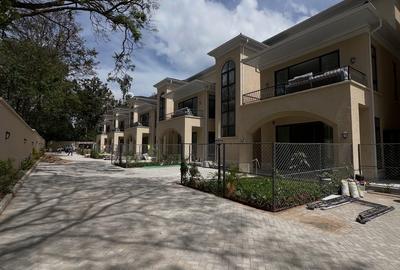 5 Bed Townhouse with En Suite in Lavington
