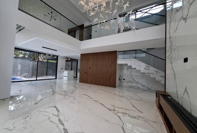 6 Bed Townhouse with En Suite in Lavington - 4