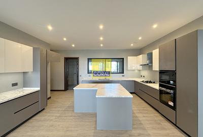 4 Bed Apartment in Westlands Area - 2