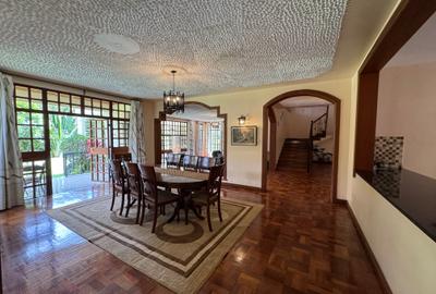 6 Bed House with En Suite in Runda - 2