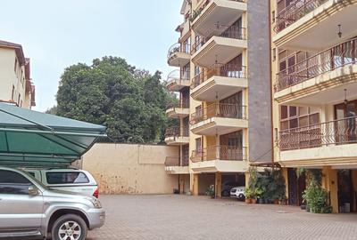 3 Bed Apartment with En Suite in Rhapta Road