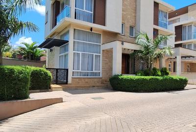 4 Bed Townhouse with En Suite at Lavington