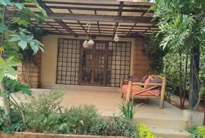 4 Bed Townhouse with En Suite at Close To Isk - 2