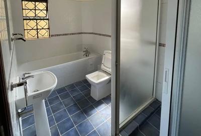 3 Bed Apartment in Kilimani - 2