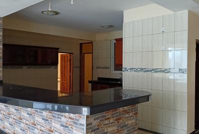 Serviced 4 Bed Apartment with En Suite at 1 St Avanue - 3