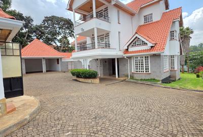 5 Bed House with En Suite at Old Runda. - 2