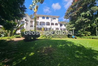 5 Bed House with En Suite in Nyari