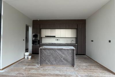 5 Bed Townhouse with En Suite at Old Runda - 2
