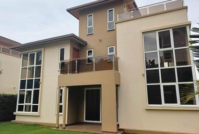4 Bed Townhouse with En Suite at Iguta Paradise - 2