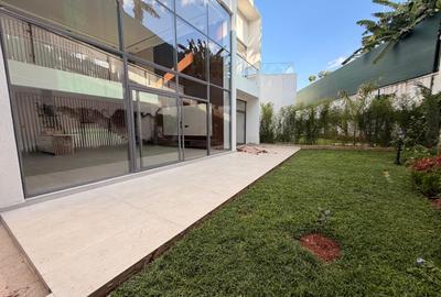 5 Bed Townhouse with En Suite in Lavington - 4