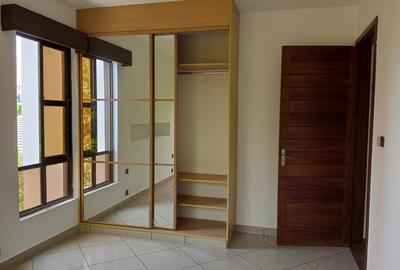 Serviced 3 Bed Apartment with En Suite at Links Road - 4