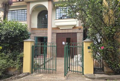 4 Bed Townhouse with En Suite in Westlands Area - 4