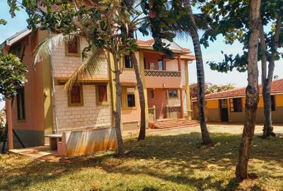 4 Bed House with En Suite in Kikambala - 2