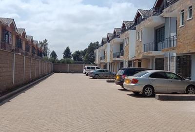4 Bed Townhouse with En Suite in Gikambura - 2