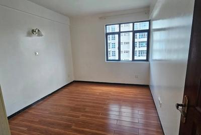 2 Bed Apartment with Gym in Kilimani - 4