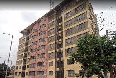 4 Bed Apartment with En Suite in Parklands - 2