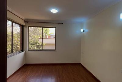 5 Bed Townhouse with En Suite at Lavington - 4