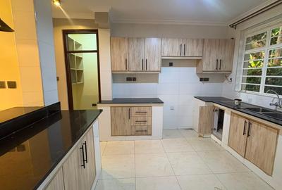 4 Bed Villa with En Suite at Garden Estate - 3