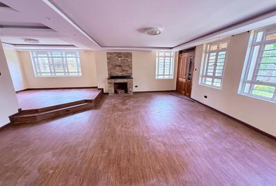 5 Bed Townhouse with En Suite in Ridgeways - 3