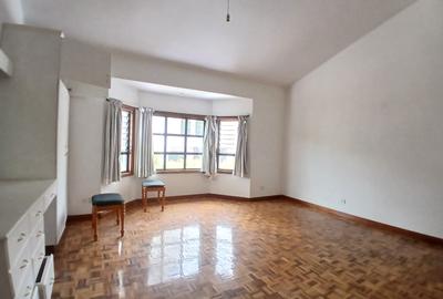 2 Bed Townhouse with En Suite at Off Mandera Road - 4