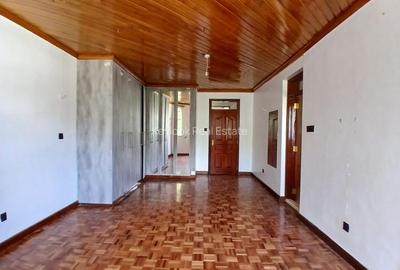 4 Bed Townhouse with En Suite in Lavington - 3