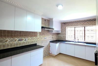 4 Bed Townhouse with En Suite at Riara Road - 2