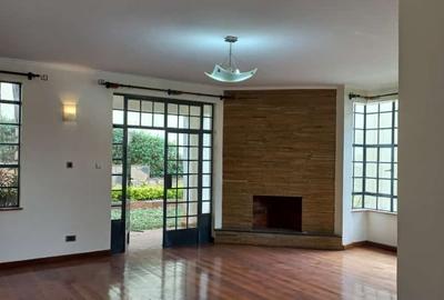 5 Bed Villa with En Suite in Lavington - 3