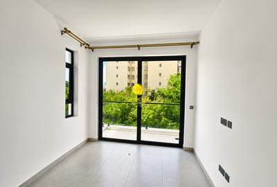 2 Bed Apartment with En Suite in Brookside - 2