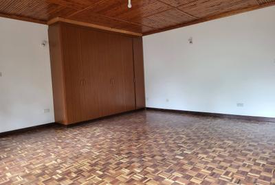 5 Bed Townhouse with En Suite in Nyari - 2