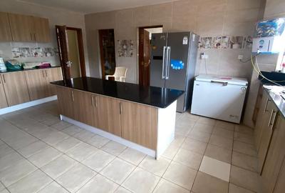 6 Bed House with En Suite in Karen - 3