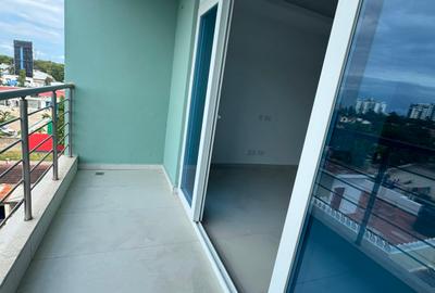 Serviced 2 Bed Apartment with En Suite at Links Road - 4