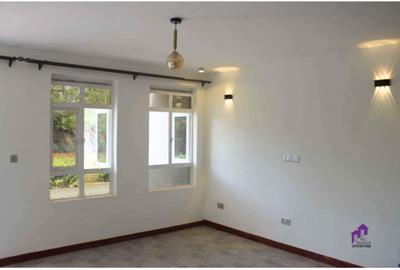 4 Bed Townhouse with En Suite at Silanga Road - 4