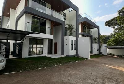 6 Bed Villa with En Suite in Lavington