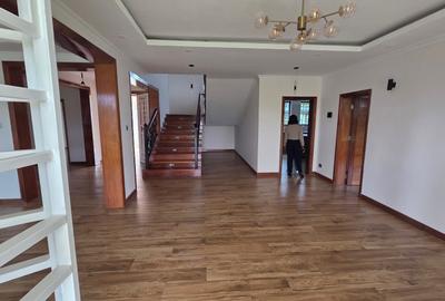 5 Bed Townhouse with En Suite at Paradise - 4