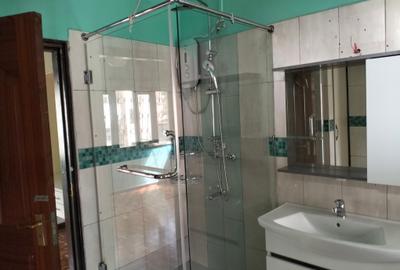 4 Bed Townhouse with En Suite in Kilimani - 2