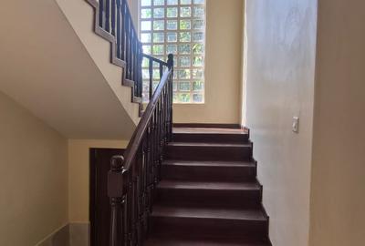 4 Bed Townhouse with En Suite in Kiambu Road - 2