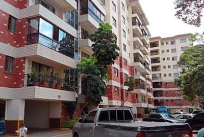 4 Bed Apartment with En Suite in Lavington