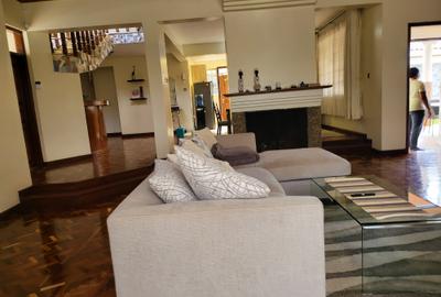 5 Bed House with En Suite in Runda - 3