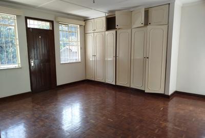 4 Bed Townhouse with En Suite in Kileleshwa - 2