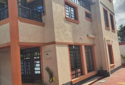 6 Bed House with En Suite at Kimbo Near Dykio - 3